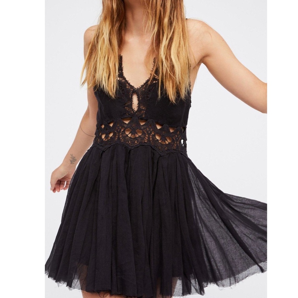 LAST 1 FREE PEOPLE BLACK ONE COAST TO COVE DRESS